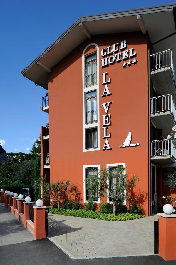 Club Hotel E Residence La Vela Torbole Sul Garda Екстер'єр фото