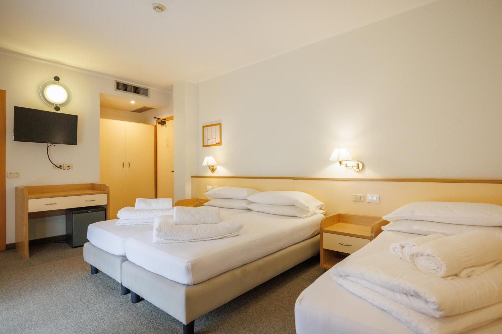 Club Hotel E Residence La Vela Torbole Sul Garda Екстер'єр фото
