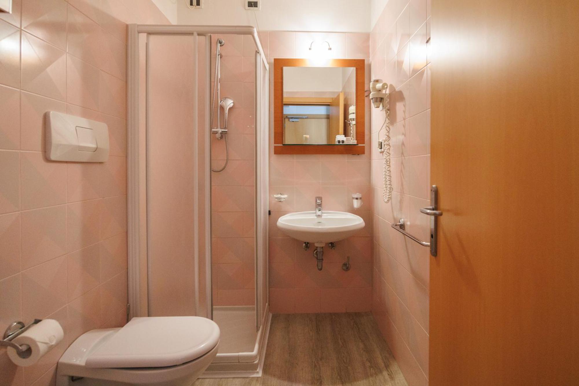 Club Hotel E Residence La Vela Torbole Sul Garda Екстер'єр фото