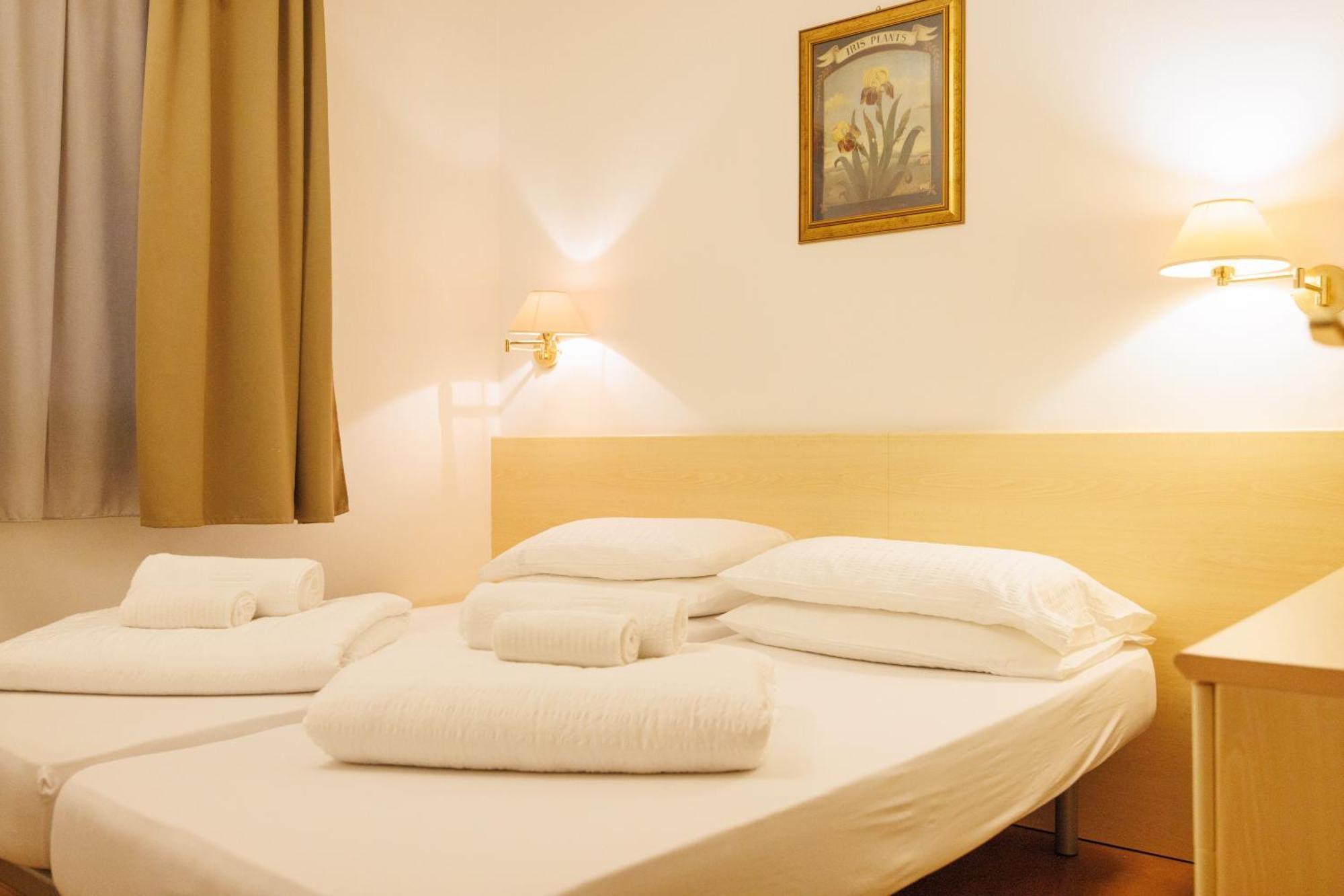Club Hotel E Residence La Vela Torbole Sul Garda Екстер'єр фото